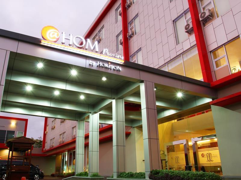 @Hom Premiere Cilacap Exterior foto