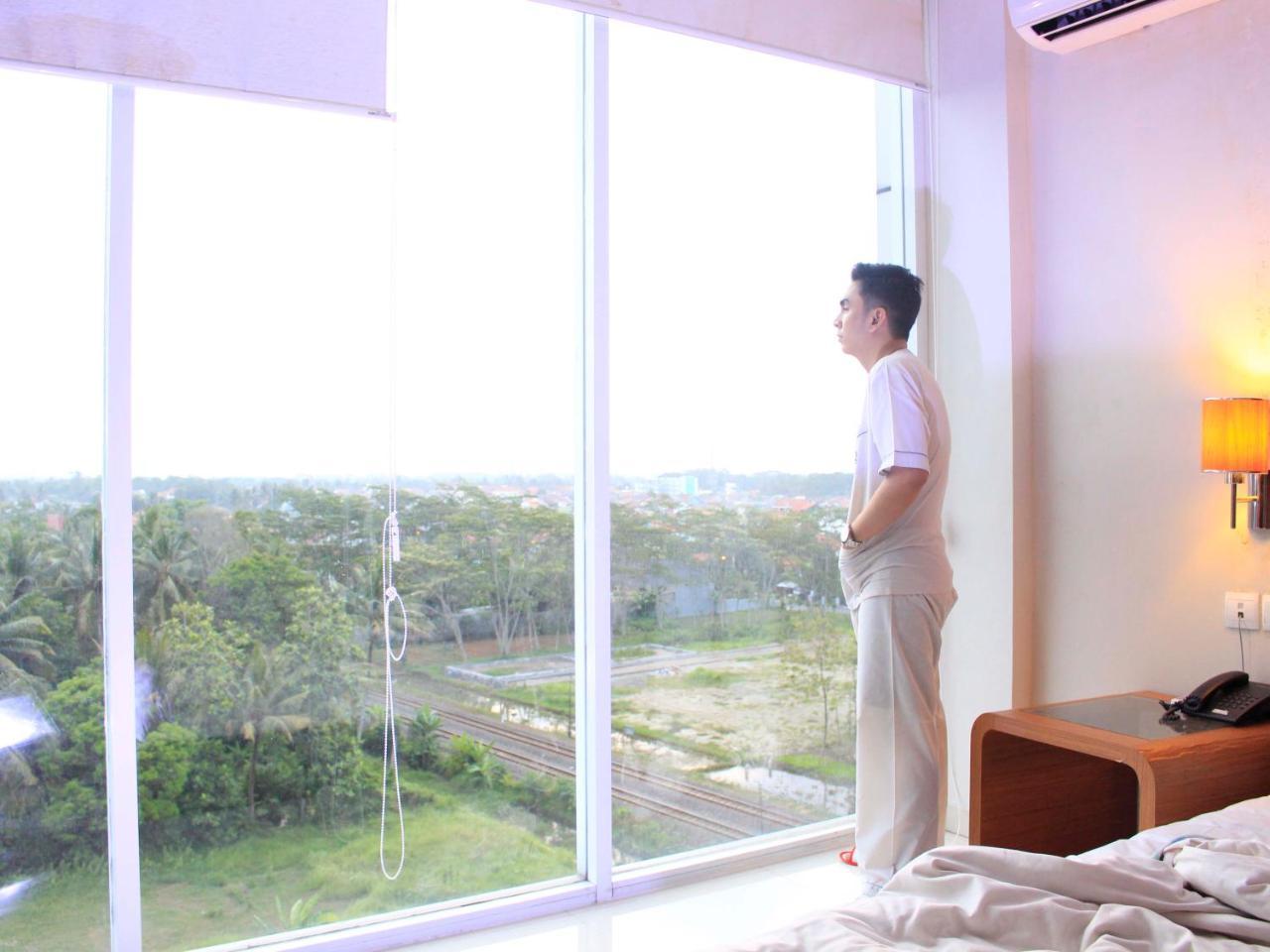 @Hom Premiere Cilacap Exterior foto